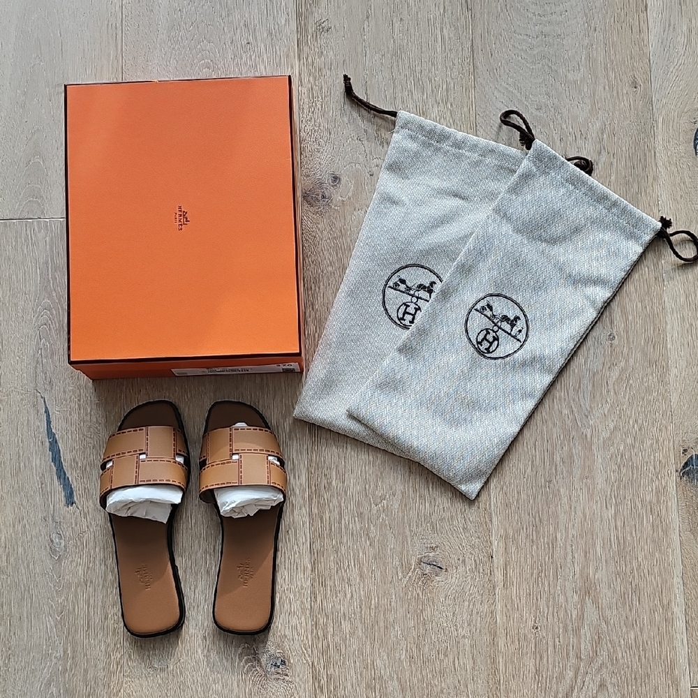 NWB Hermes Idioma Sandals